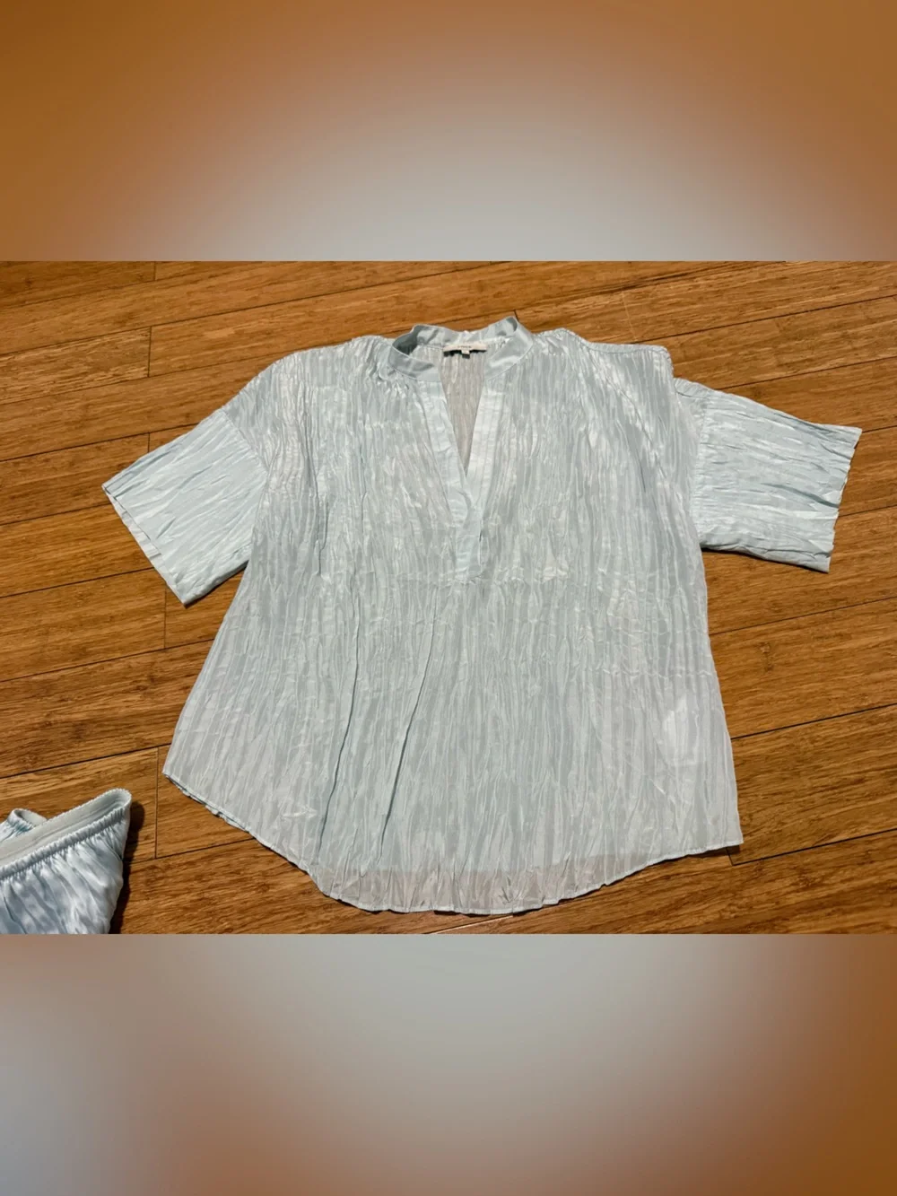 Vince pale blue